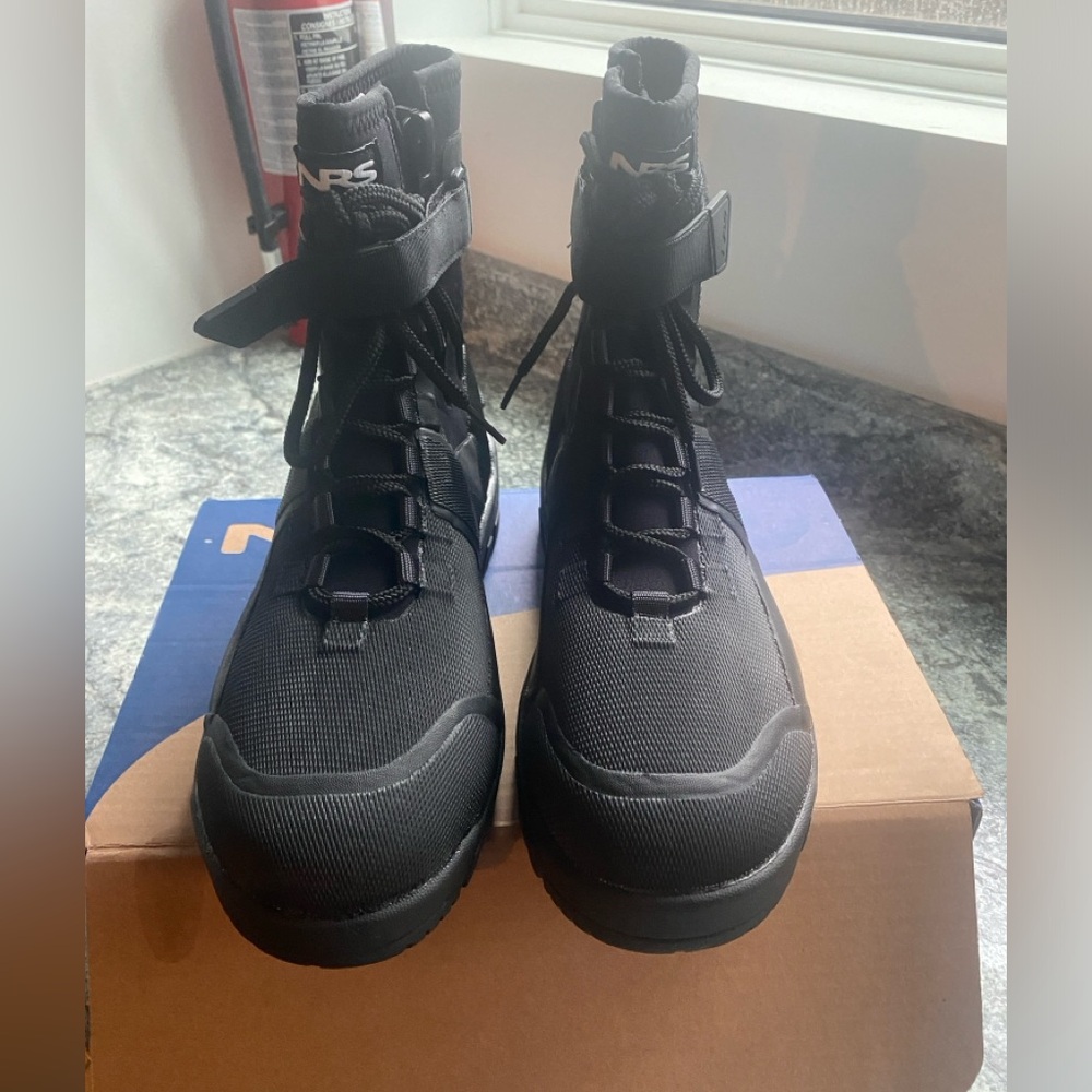 New! NRS workboot, wet shoes, paddle shoes